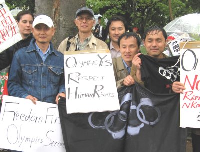 LFNKR joins protesters at Nagano Olympic Torch Relay
